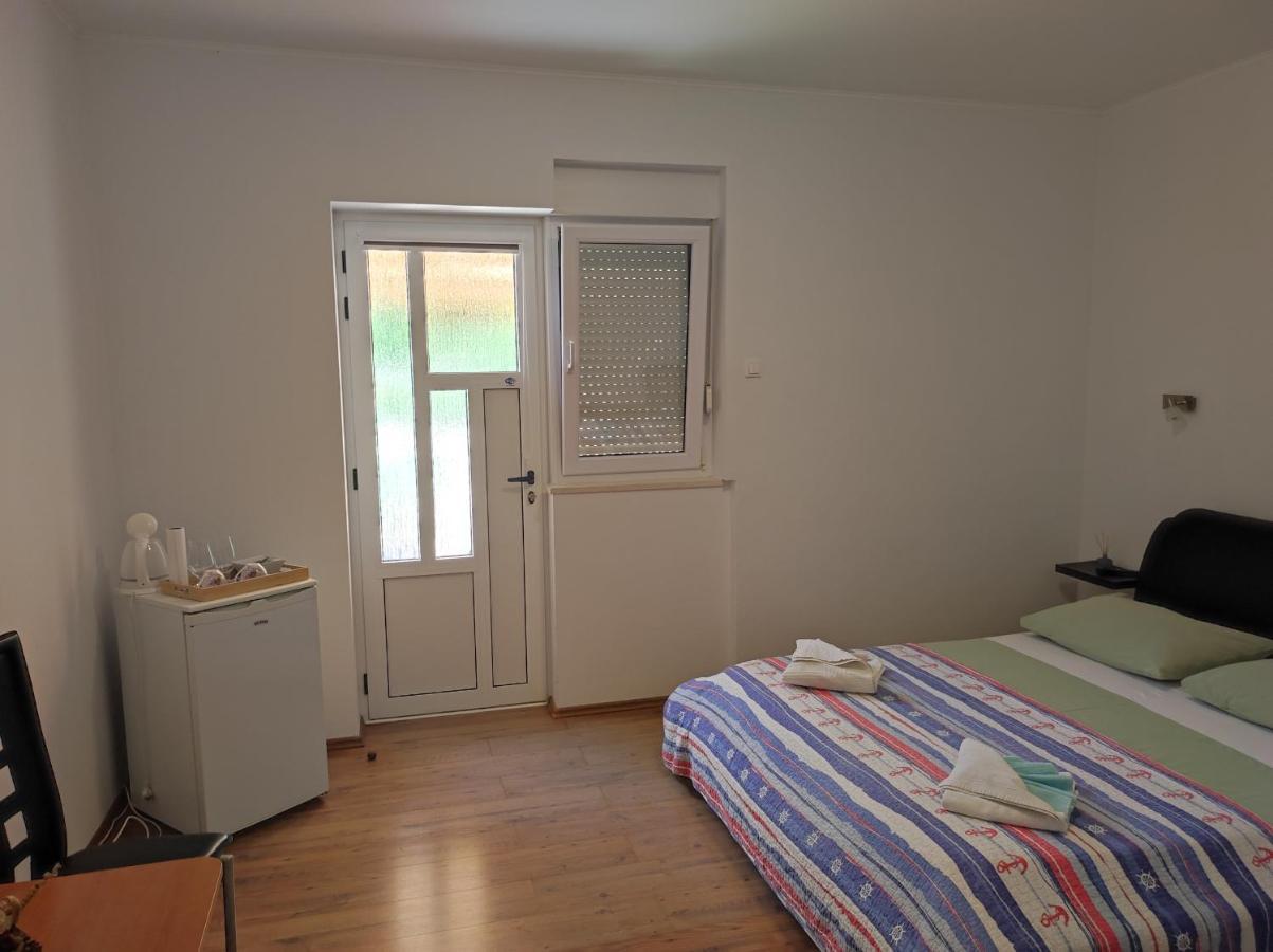 Rooms Carija Трогир Екстериор снимка