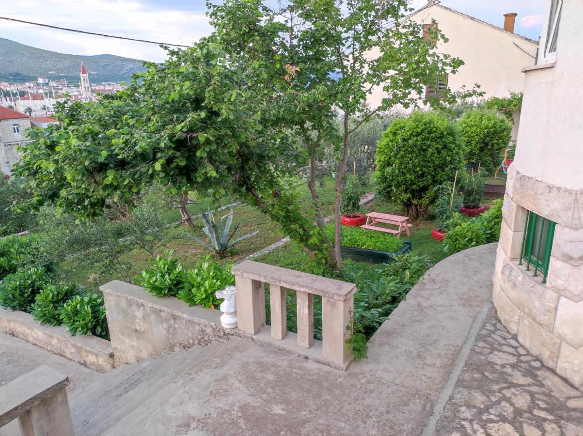 Rooms Carija Трогир Екстериор снимка
