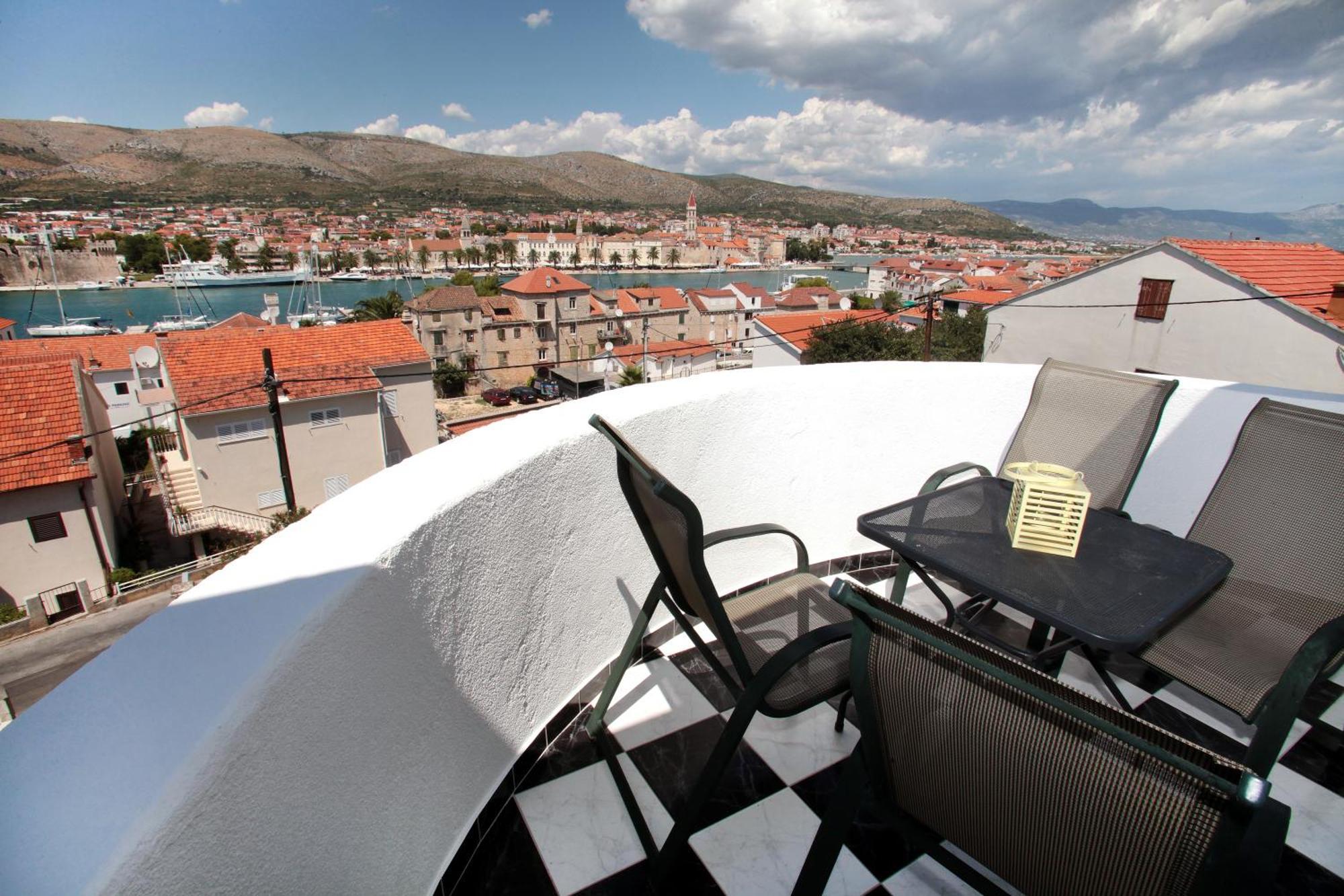 Rooms Carija Трогир Стая снимка