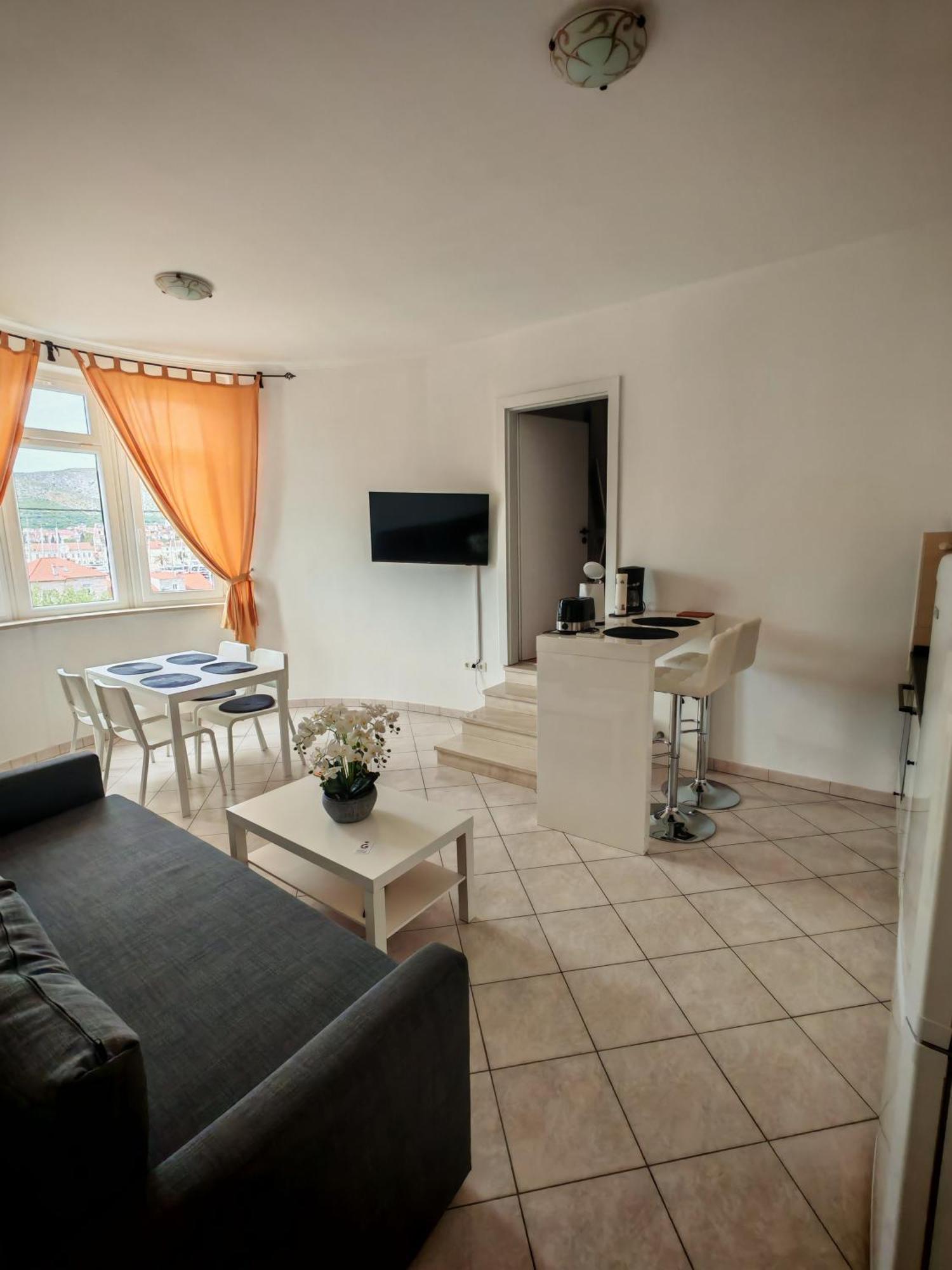 Rooms Carija Трогир Екстериор снимка